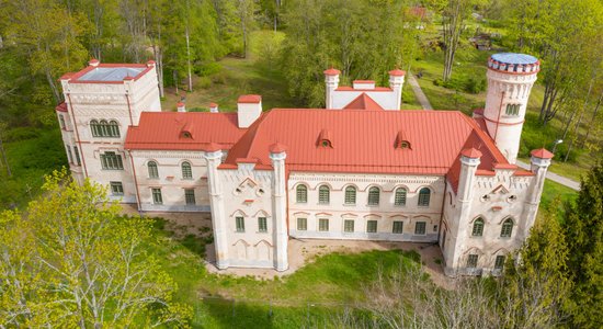 Foto: Preiļu muiža uzmirdz jaunās 'drēbēs'