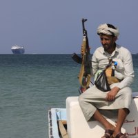 Правдиво ли видео, на котором хуситы атакуют четыре военных корабля США в Красном море?