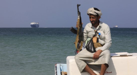 Хуситы подбили сухогруз у берегов Йемена, погибли три члена экипажа