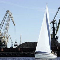 Водолазы из Латвии подняли со дна моря латвийскую яхту La Rouge