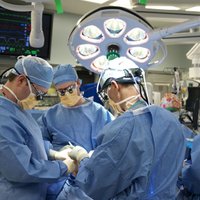 Veikta Latvijā pirmā sirds transplantācija bērnam