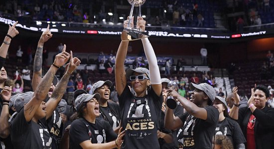Lasvegasas 'Aces' basketbolistes pirmo reizi nonāk WNBA tronī