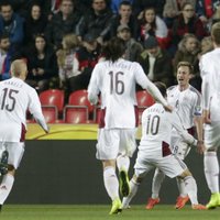 Latvijas futbola izlase pasaules rangā pakāpjas vēl par trim pozīcijām