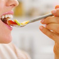 Seši populāri padomi par veselīgu ēšanu, kas ir aplami
