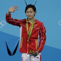15 gadus vecā Cjana Žena atnes Ķīnai arī ceturto zelta medaļu daiļlēkšanā