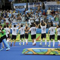 Argentīna triumfē olimpiskajā lauka hokeja turnīrā