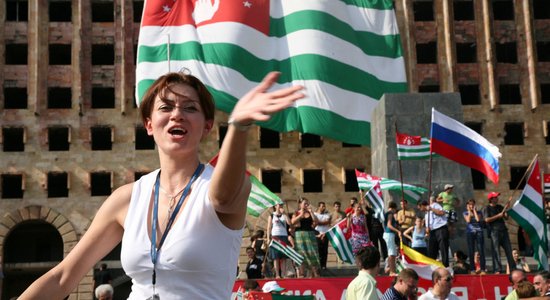 Абхазия и Южная Осетия публично опротестуют "оккупацию"