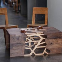 'Zarojošais' kafijas galdiņš kā īsts mākslas darbs