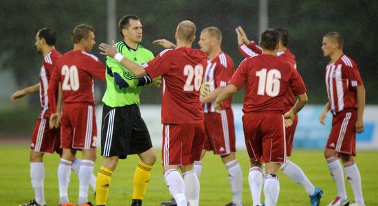 Jurģa Kalna 'hat-trick' palīdz 'Liepājas metalurgam' sagraut 'Gulbenes' vienību