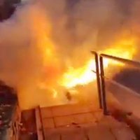 Video: Kauņā ar iespaidīgām liesmām nodedzis elektriskā skrejriteņa akumulators