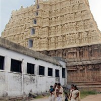 Indijas templī atrasti milzu dārgumi (papildināts ar video)