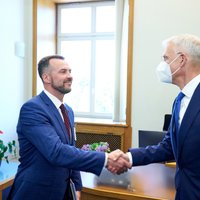 Kariņš atbalsta Eklonu iekšlietu ministra amatā