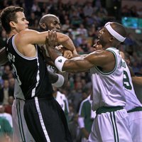 Video: NBA spēlē izceļas kautiņš starp 'Nets' un 'Celtics' basketbolistiem