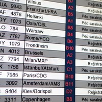 Авиакомпания "Трансаэро" отменяет более 30 рейсов, в том числе и Рига - Москва