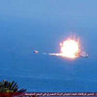 Foto: 'Islāma valsts' kaujinieki apšaudījuši Ēģiptes flotes kuģi