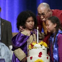 Dalailama trimdā atzīmē savu 80. dzimšanas dienu