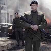Latvijas kino sāk rādīt trilleri '71: Pēdējais kareivis'