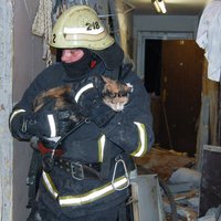 ФОТО: Последствия взрыва в Засулауксе - от квартиры почти ничего не осталось