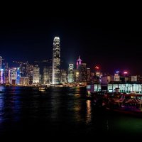 Video: Honkongas ostā ik vakaru rādīs iespaidīgu 3D gaismas šovu par salas vēsturi