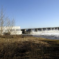 Rīgas HES ūdenskrātuvē pakāpeniski atjaunos ūdenslīmeni