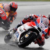 Itālis Dovicioso tiek pie karjerā otrās 'MotoGP' uzvaras; Rosi nodrošina vicečempiona godu