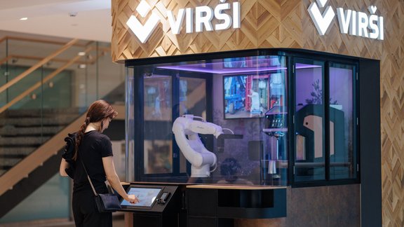 Virši barista robots - 2