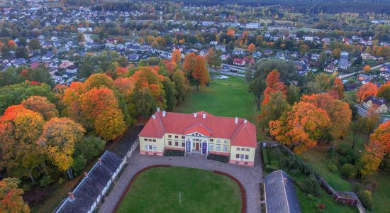 Rudenīgu pasākumu un leģendu apvīta nedēļas nogale Tukumā un apkārtnē