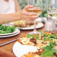 Mīti un patiesība par vakariņām un to ietekmi uz svaru - uztura speciālistes ieteikumi