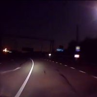 Krimā auto vadītājs nofilmējis meteorīta krišanu