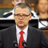 Министр Белевич приостановил закупку машин скорой помощи для Риги