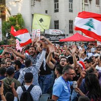 Protestu pārņemtajā Libānā premjers paziņo par demisiju