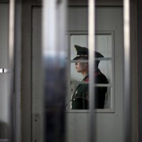 Ķīnas izmeklētāji pratināšanas laikā noslīcinājuši amatpersonu
