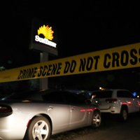 Uzbrukumā bankai Floridā nogalināti pieci cilvēki
