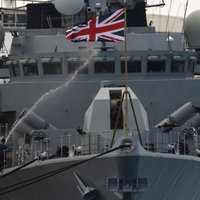 Lielbritānija nosūtīs piecus karakuģus uz Baltijas jūru