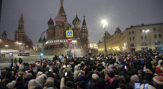 Pētījums: Kopš kara sākuma Krieviju pametuši 666 tūkstoši iedzīvotāju