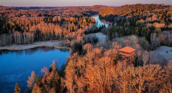 Skaisti foto: Maģiska rīta stunda Veclaicenē