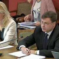 Zolitūdes traģēdijas izmeklēšana: Dombrovskis deputātu jautājumu krustugunīs (Tiešraides arhīvs)