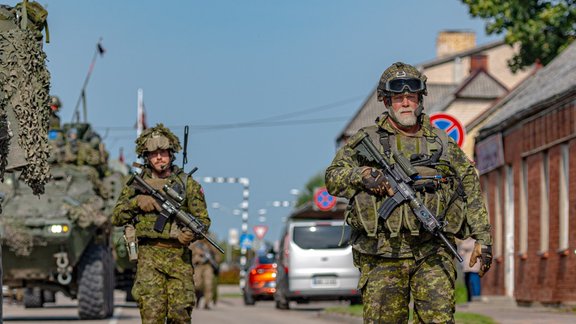 NBS un sabiedroto karavīri militāro mācību "Namejs 2023" laikā patrulē Latgalē - 6