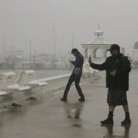Foto un video: Spēcīgā viesuļvētra 'Hārvijs' Teksasā uzņem apgriezienus