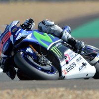 'MotoGP' čempions Lorenso uzvar Francijas 'Grand Prix' kvalifikācijā