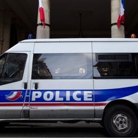 Terorakta draudu dēļ Francijā no baznīcas evakuē 800 cilvēkus