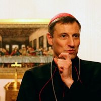Katoļu arhibīskaps Stankevičs aicina dalīties, nedzīvot sev un pateikties par labo