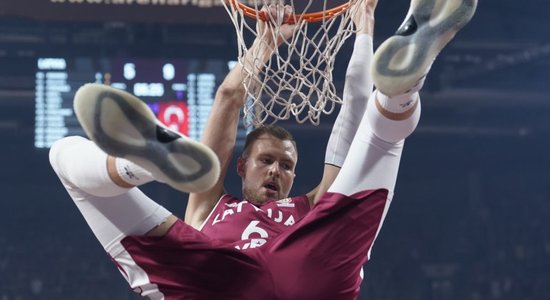 Porziņģis un citi 23 basketbolisti iekļauti Latvijas izlases kandidātos olimpisko spēļu kvalifikācijai