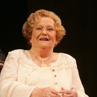 Nacionālā teātra aktrisei Veltai Līnei – 89