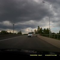 Video: 'Pieklājīgas' autobraukšanas paraugdemonstrējums Jelgavā