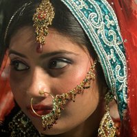Знакомство по фото и брачная ночь под присмотром: как девушек выдают замуж в мусульманских странах