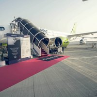 ФОТО: airBaltic на Дубайском авиашоу представил самолет CS300