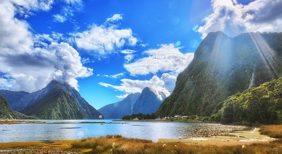 Vieta, kur ūdenskritumus vējš pagriež otrādi - brīnišķīgais Milforda fjords Jaunzēlandē