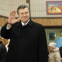 Латвия включила в "черный список" Януковича и еще 17 лиц из Украины