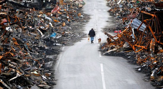 Japānas atjaunošana pēc postošās zemestrīces var izmaksāt pat 25 triljonus jenu